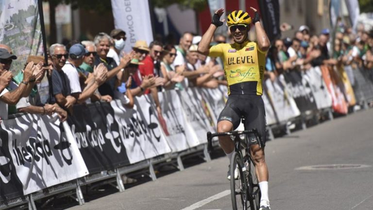 El costarricense Jason Huertas, vencedor de la edición número 69 del Gran Premio de San Lorenzo