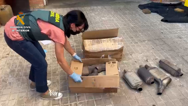 La Guardia Civil detiene a dos personas como presuntas autoras de 14 delitos de robo de catalizadores ocurridos en Zaragoza y la Comunidad Foral de Navarra