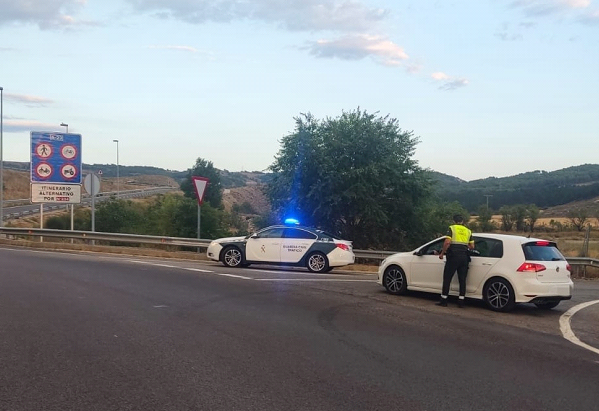 La Guardia Civil de Tráfico de Teruel investiga al conductor de un turismo como presunto autor de un delito contra la seguridad vial