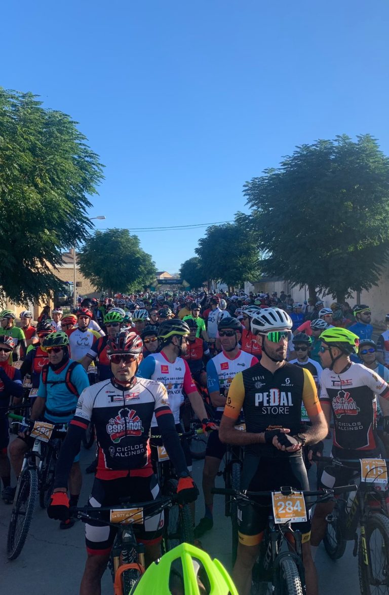Mil ciclistas contra el cáncer infantil: la BTT de Aspanoa bate su récord 
