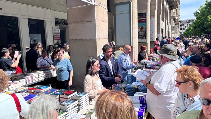 La Feria del Libro de Zaragoza celebra su 30º aniversario con 9 días dedicados al universo literario