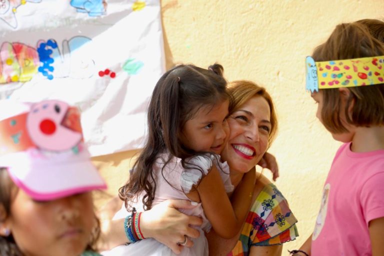 La alcadesa visita las colonias del proyecto Zaragalla