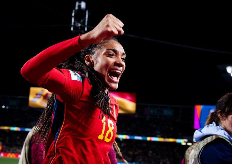 Salma Paralluelo se proclama campeona del mundo con la Selección Española absoluta