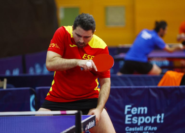 Jorge Cardona consigue dos medallas, un oro y una plata,  en el ITTF Korean Para Open 2023