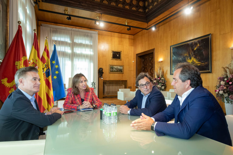 El Real Zaragoza traslada a Natalia Chueca su voluntad de participar económicamente en la sociedad que construirá el nuevo campo de fútbol
