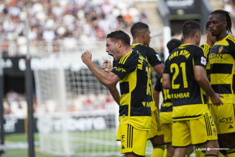 Manu Vallejo, primera titularidad y primer gol con el Real Zaragoza