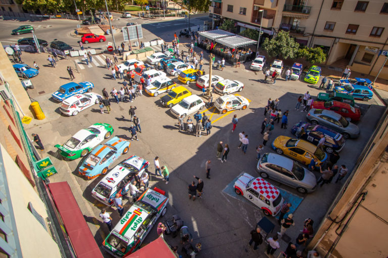 El Real Automóvil Club Circuito Guadalope organiza este sábado una concentración de vehículos clásicos y de competición
