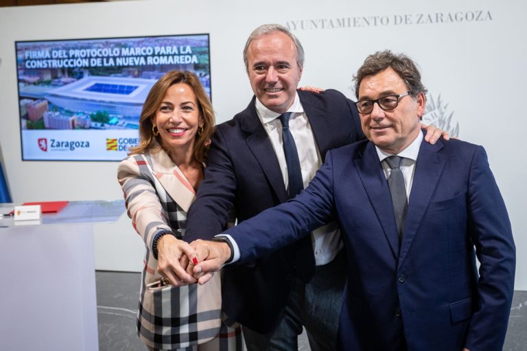 El Ayuntamiento de Zaragoza, el Gobierno de Aragón y el Real Zaragoza firman el protocolo para construir la nueva Romareda