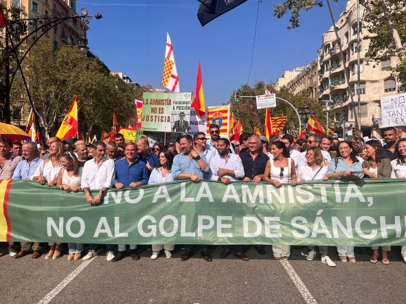 Alejandro Nolasco en la manifestación de Barcelona: “VOX presenta la batalla frente a la amnistía y frente al golpe al Estado de Derecho”