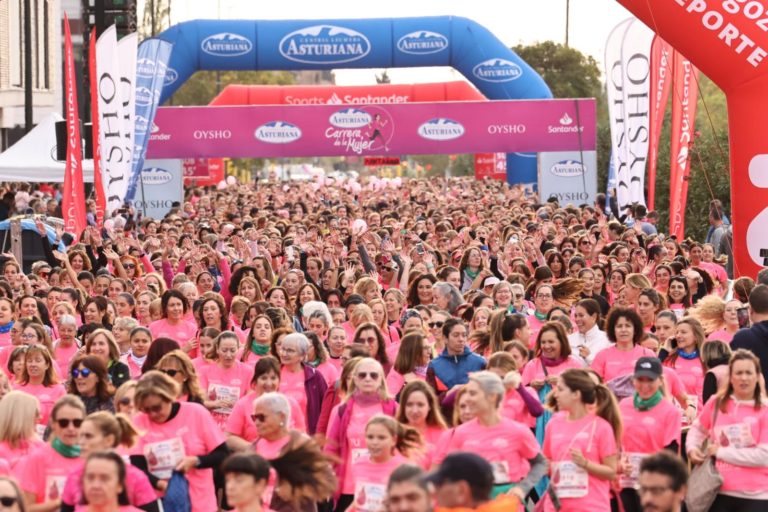 Zaragoza se tiñe de rosa con la Carrera de la Mujer