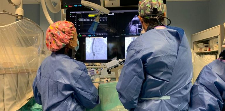Cardiología del Servet realiza el primer implante para tratar la insuficiencia tricuspídea