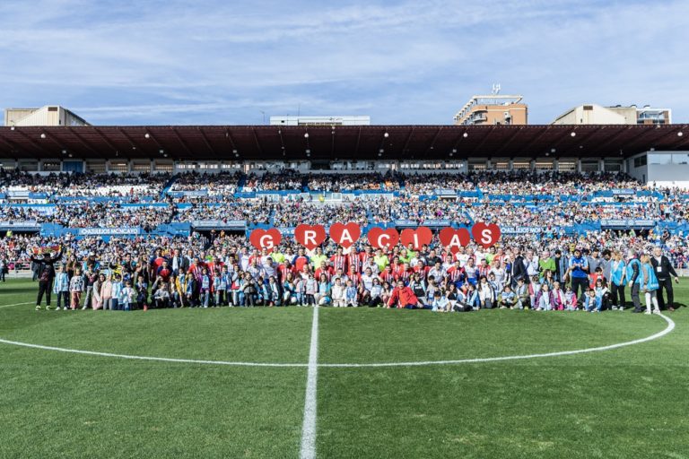 El partido de Aspanoa registra un nuevo récord con 24.000 espectadores para apoyar la lucha contra el cáncer infantil