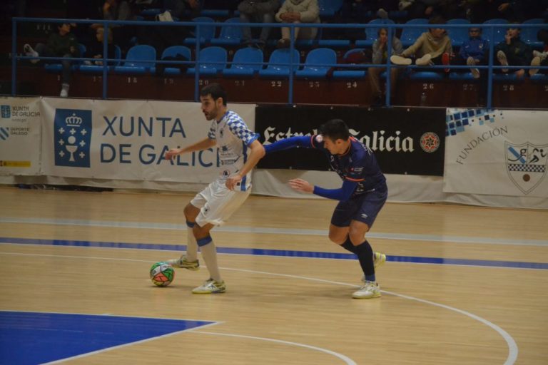 El Full Energía Zaragoza ve frenada su buena racha con una derrota en A Malata (8-4)