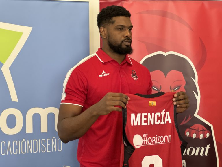 Yoanki Mencía, en su presentación: «Los jugadores son mucho más físicos y tiradores, tendré que acostumbrarme a esos ritmos y niveles de juego»