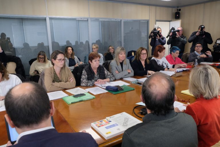Sindicatos de Médicos y Enfermería piden trabajar 35 horas semanales inmediatamente