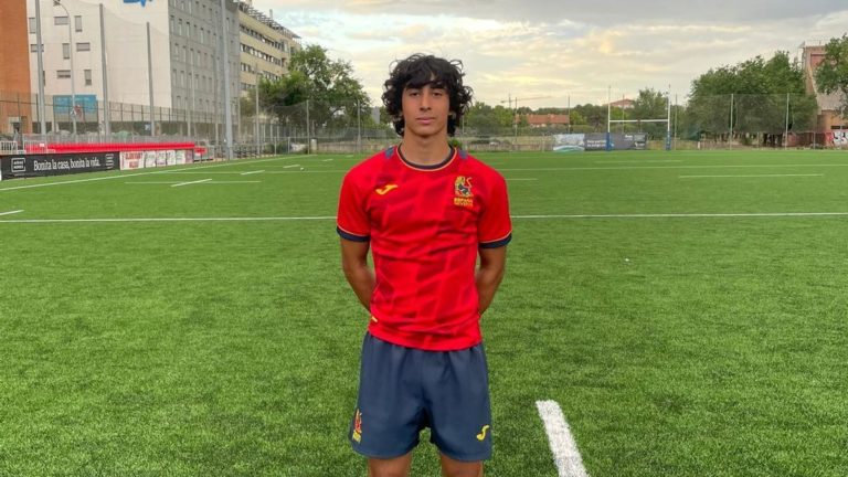 Daniel Escolá, jugador del Fénix Club de Rugby, participó en el Training Camp de los Leones S7 en Málaga