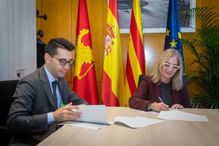 El Ayuntamiento de Zaragoza firma un préstamo de 6,4 millones de euros con Caja Rural de Teruel para financiar inversiones en la ciudad