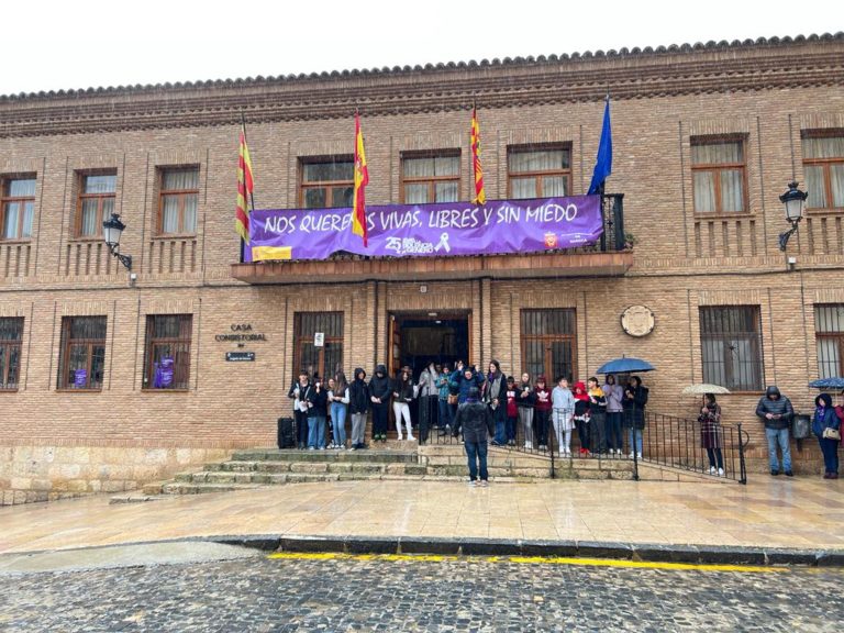La Comarca Campo de Daroca «une sus manos» en el Día Internacional de la Eliminación de la Violencia contra la mujer