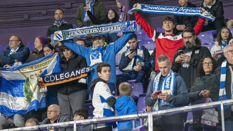 Los aficionados del CD Leganés agotan la primera remesa para asistir el sábado a La Romareda