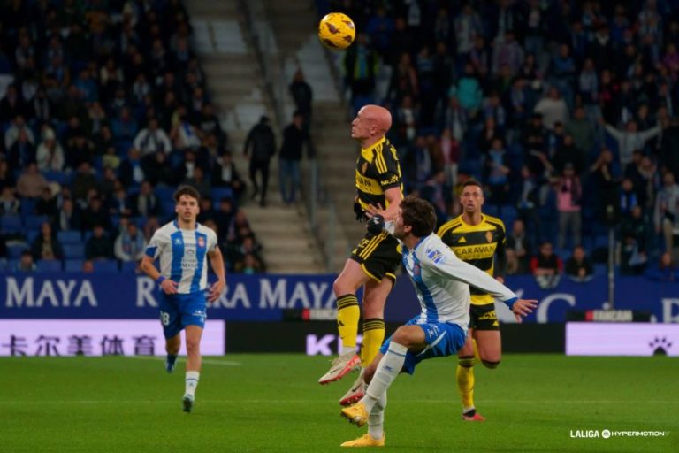 El Real Zaragoza mejora y compite dejando atrás viejos fantasmas 