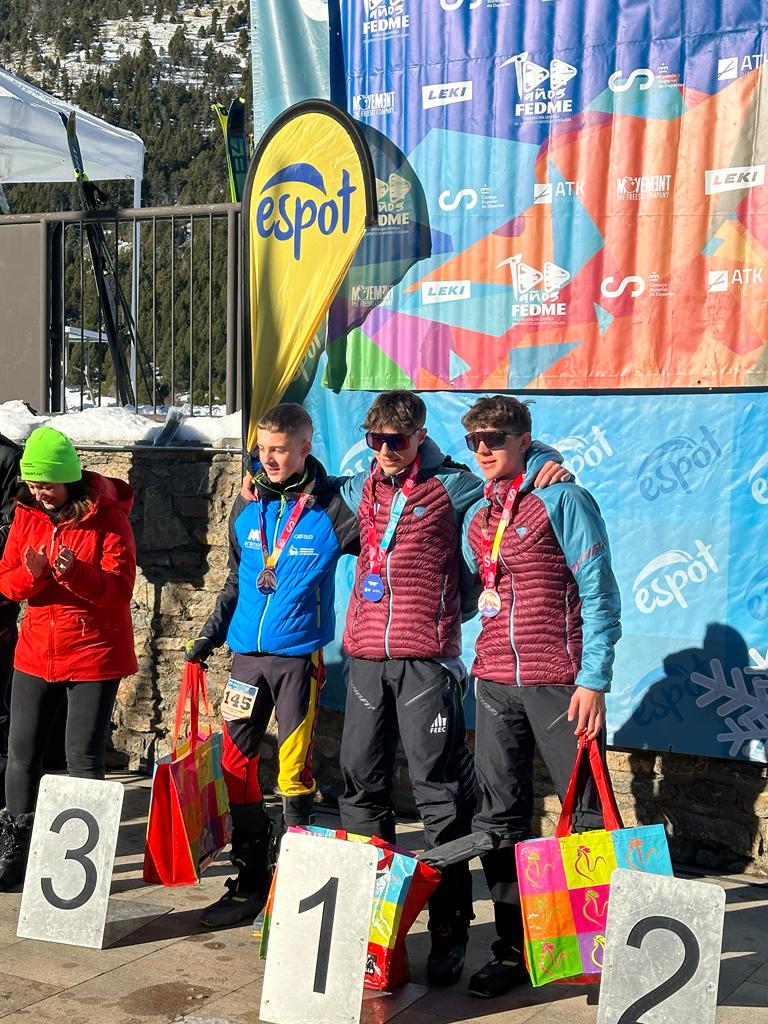 Diez medallas para los esquiadores aragoneses en las dos primeras pruebas de la Copa de España de Esquí de Montaña