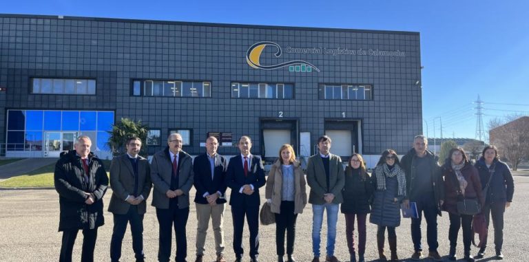 El Consejero de Sanidad Destaca la Excelencia Sanitaria en la Industria Cárnica de Aragón durante su Visita a Comercial Logística de Calamocha