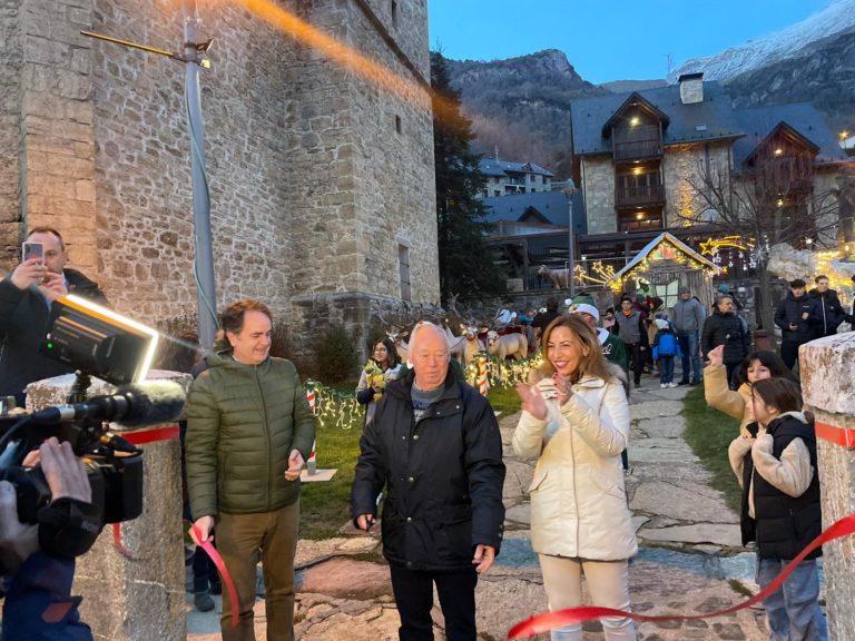 Natalia Chueca madrina del primer mercado navideño de Panticosa