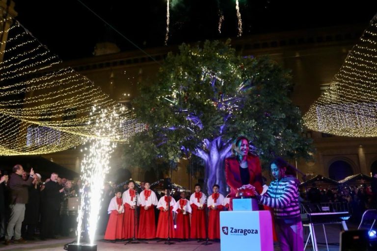 Zaragoza enciende sus luces de Navidad
