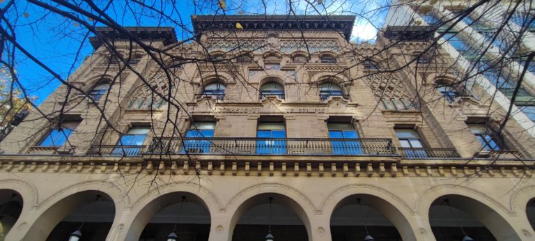 Correos cierra este jueves la Oficina Principal de Zaragoza para avanzar en sus obras de accesibilidad