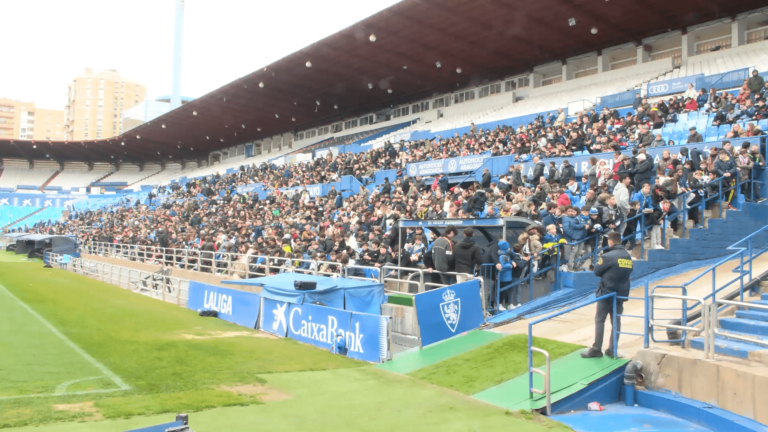 Cerca de 5.000 zaragocistas presencian el entrenamiento a puerta abierta en La Romareda