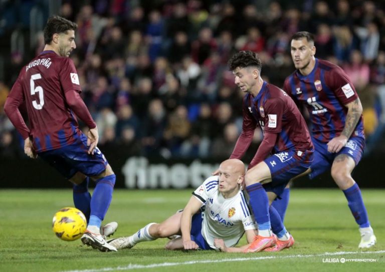 El Real Zaragoza finaliza la jornada a la misma distancia del ‘playoff’ que del descenso