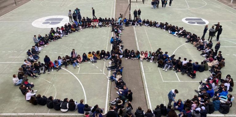 Los escolares aragoneses, unidos por el Día de la No Violencia y la Paz