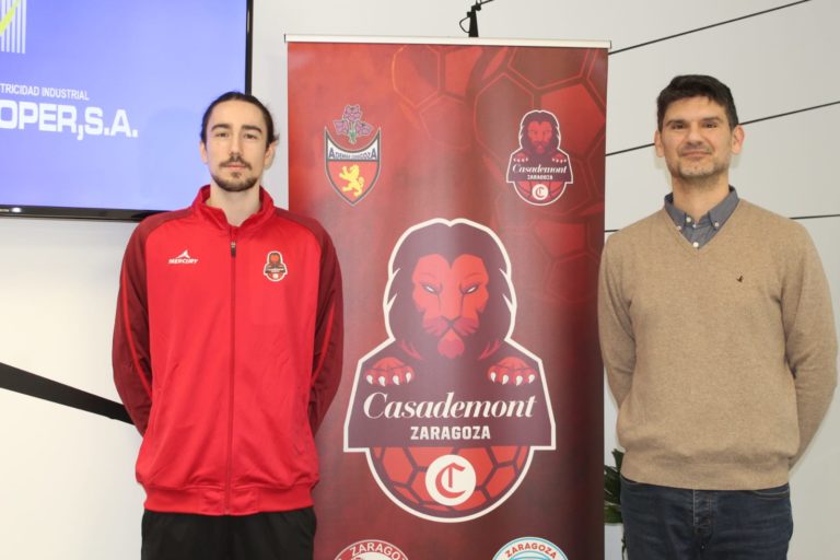 Lucas Bolea, hijo de la leyenda del balonmano aragonés Fernando Bolea, presentado como nuevo jugador de Balonmano Casademont Zaragoza