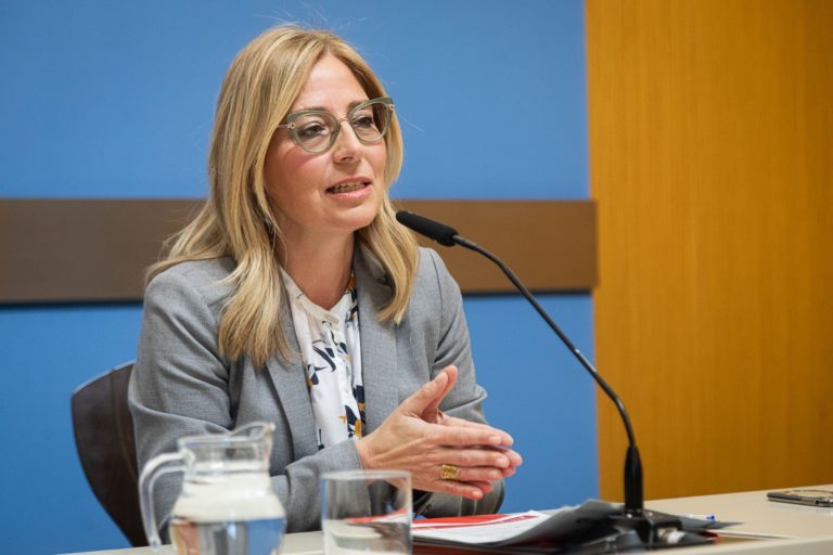 El Ayuntamiento de Zaragoza ahorrará 4,7 millones de euros gracias a la refinanciación de su deuda