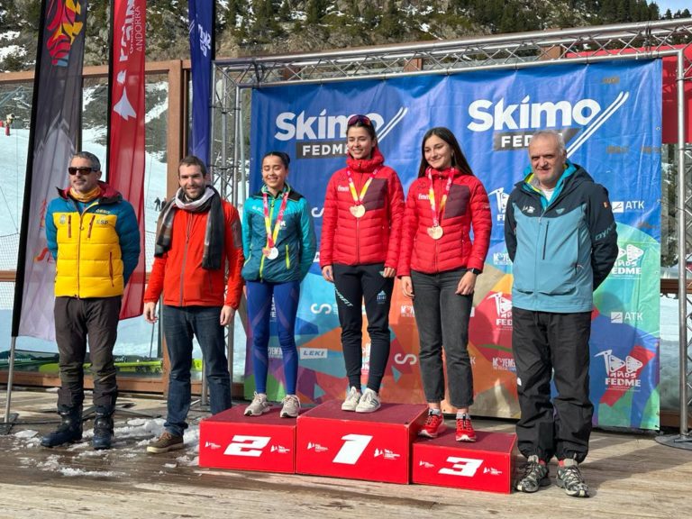 Quince medallas para los esquiadores aragoneses en la Copa de España de Esquí de Montaña