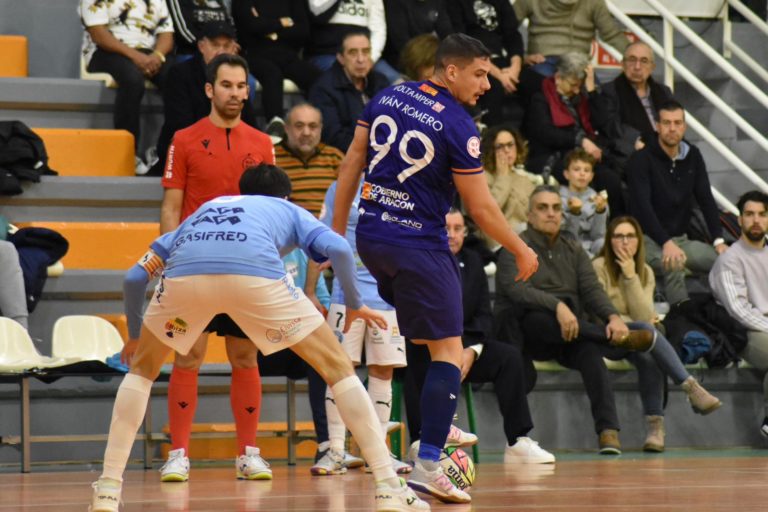 El Full Energía Zaragoza mantiene su condición de invicto tras su empate ante el Ibiza (5-5)