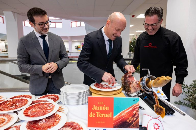 El Ayuntamiento de Zaragoza lanza un programa piloto para revitalizar el mercado de San Vicente con productos autóctonos
