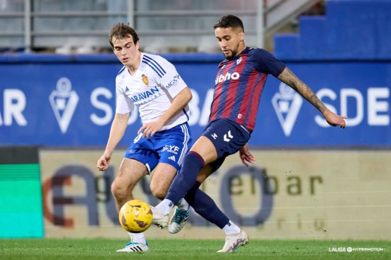 Francho Serrano vuelve a entrenarse en una semana corta para el Real Zaragoza