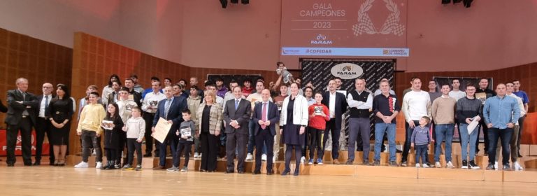 La Peña Motociclista Oscense, Ayuntamiento de Zaragoza y los federados más longevos: Premios FARAM 2023