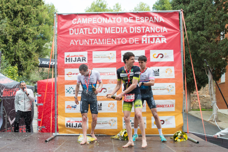 Fernando Zorrilla y Laura Gómez, campeones de España de Duatlón en Híjar