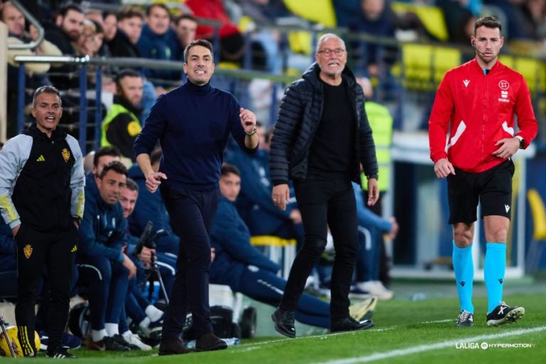 La afición dicta sentencia: «Velázquez, vete ya»