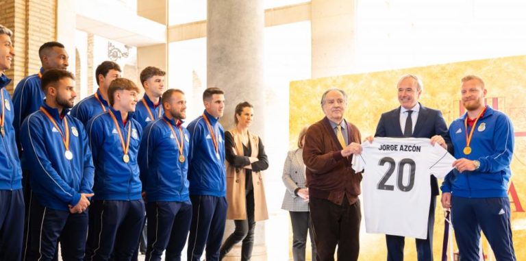 Jorge Azcón recibe a la Selección Aragonesa, campeona de la Copa UEFA de las Regiones