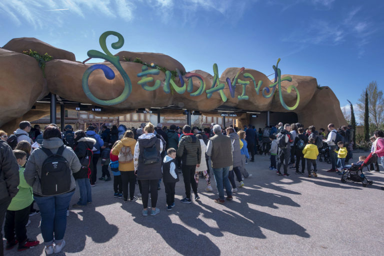Sendaviva comienza una nueva etapa con más de 3.000 visitantes el primer día