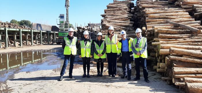 Gestión Forestal aborda los retos de la industria forestal y papelera en una visita a Lecta
