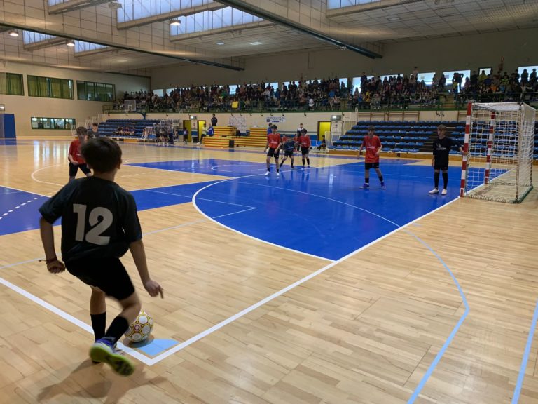 Arranca la primera fase del maratón de fútbol sala infantil de las Cinco Villas