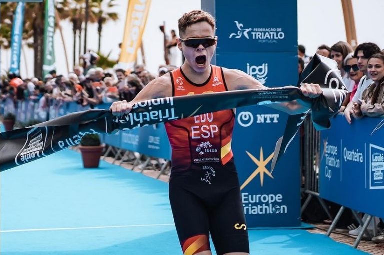 Izan Edo vence en la Copa de Europa de Triatlón de Quarteira