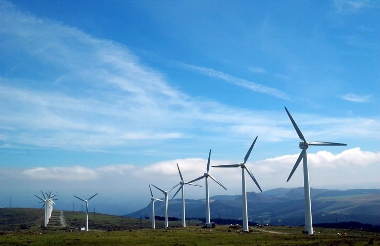 La Ley de Energía y su trámite de urgencia aviva la polémica por las renovables en Aragón