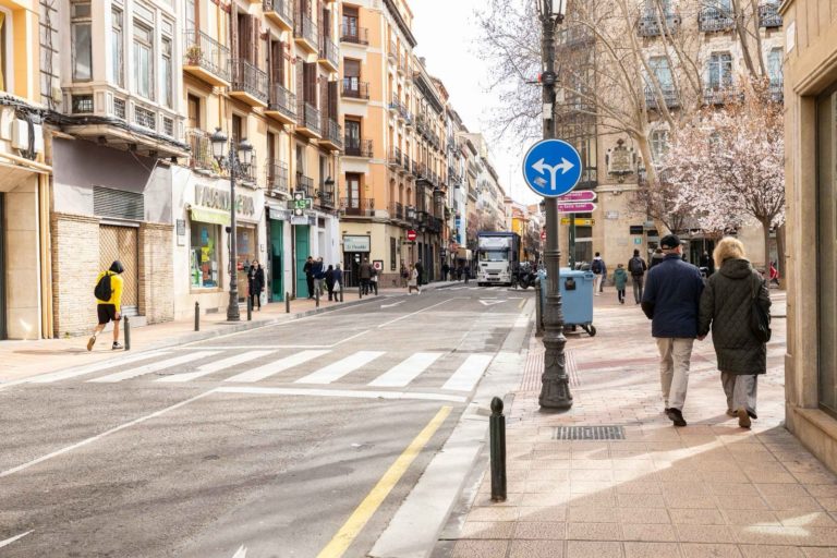 La calle Manifestación pasará a ser de plataforma única después de Semana Santa