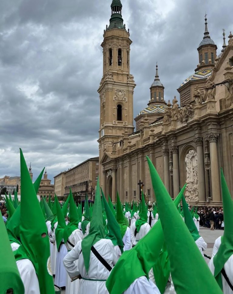 La lluvia impide la celebración de las procesiones de Viernes Santo en gran parte de Aragón
