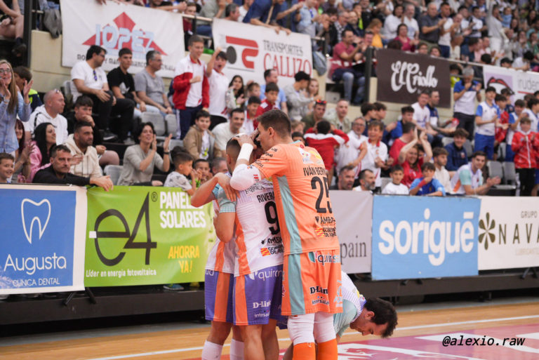 El Wanapix Sala 10 asciende a Primera División tras su victoria ante el Antequera (7-2)